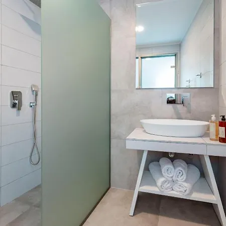 Mr & Mrs K Bianco イン